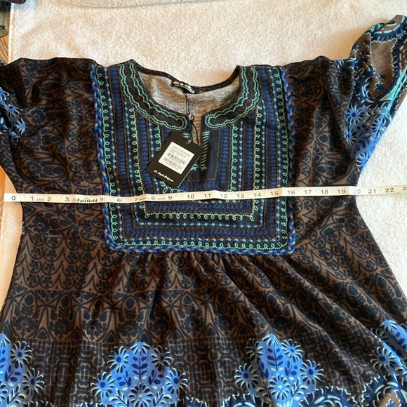 White Mark Phoebe embroidered sweater dress - Picture 8 of 9